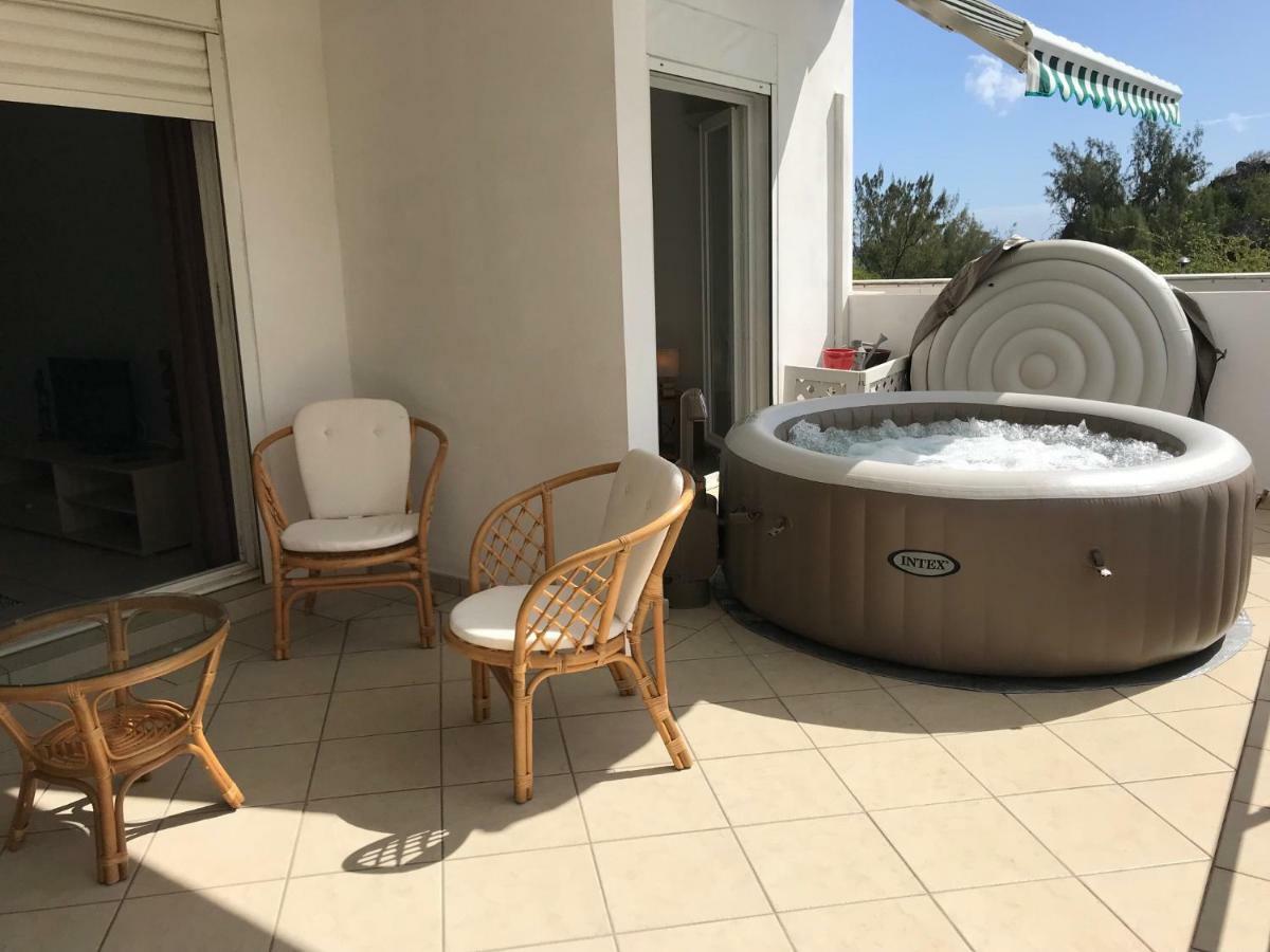 Meuble Homard Avec Jacuzzi Et Vue Mer 생질레방 외부 사진